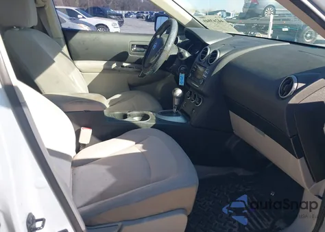 2015 Nissan Rogue Select S z USA, uszkodzony, nr VIN JN8AS5MT4FW663016